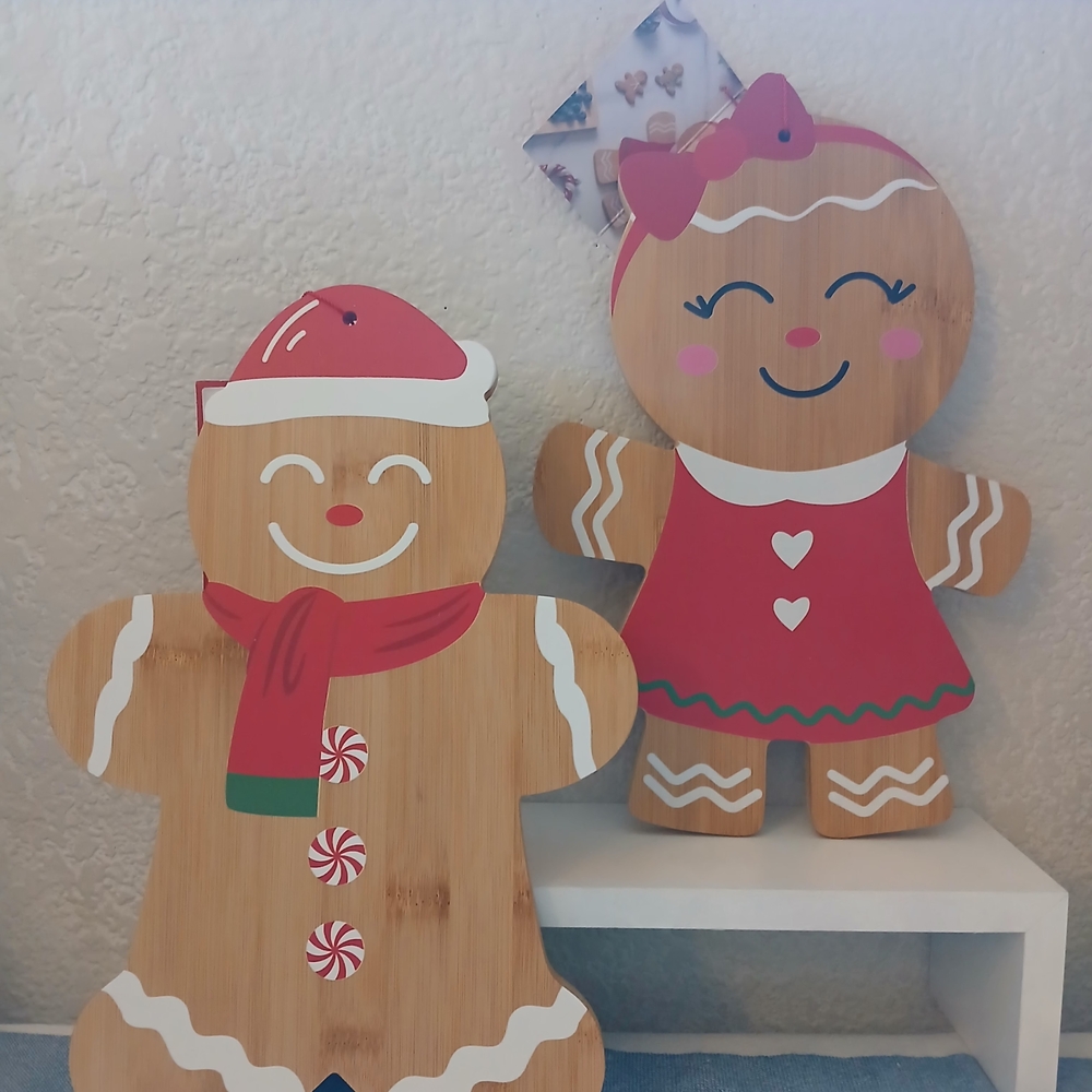 Gingerbread Couple Wooden Decor